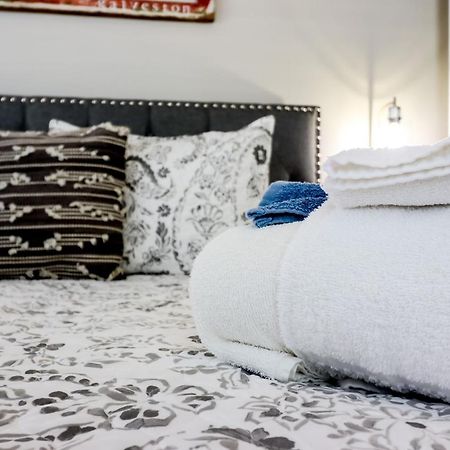 Dog-Friendly Stylish Super Cozy Home Fabulous Patio And Perfect Location กาลเวสตัน ภายนอก รูปภาพ